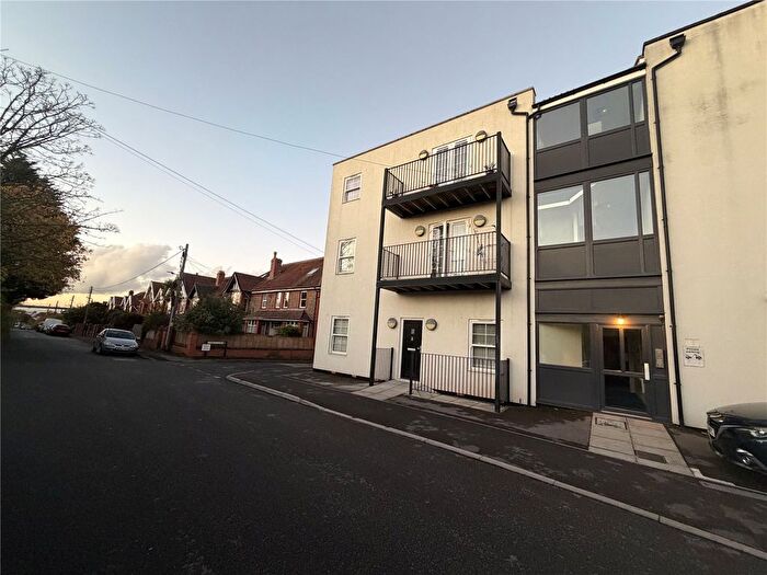 2 Bedroom Flat To Rent In Monmouth Road, Pill, Bristol, BS20