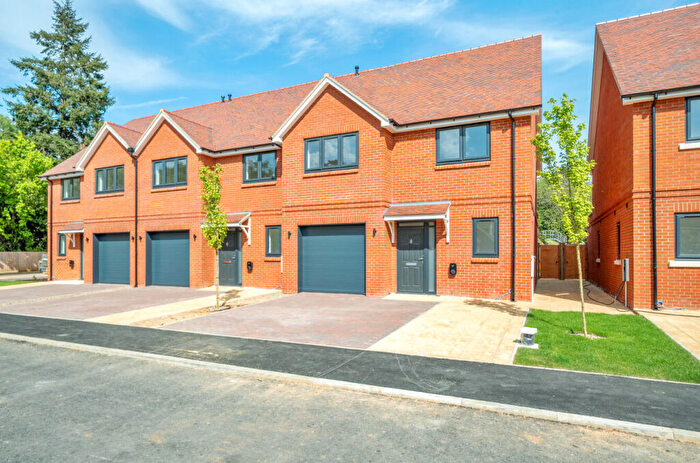 4 Bedroom Semi Detached House For Sale In Hind Gardens, Hindhead, GU26