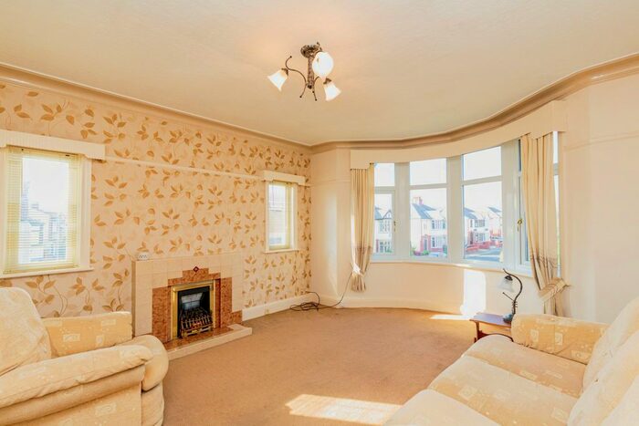 2 Bedroom Flat To Rent In First Floor Flat Shaftesbury Avenue, Blackpool, FY2