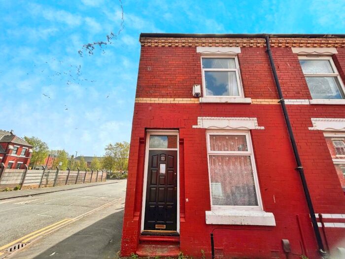 2 Bedroom End Of Terrace House To Rent In Newport Street, Manchester, M14