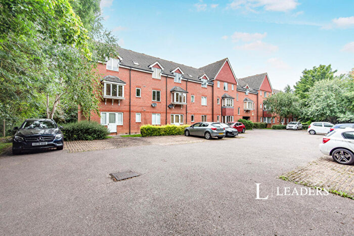 1 Bedroom Flat To Rent In Redoubt Close, Hitchin, SG4