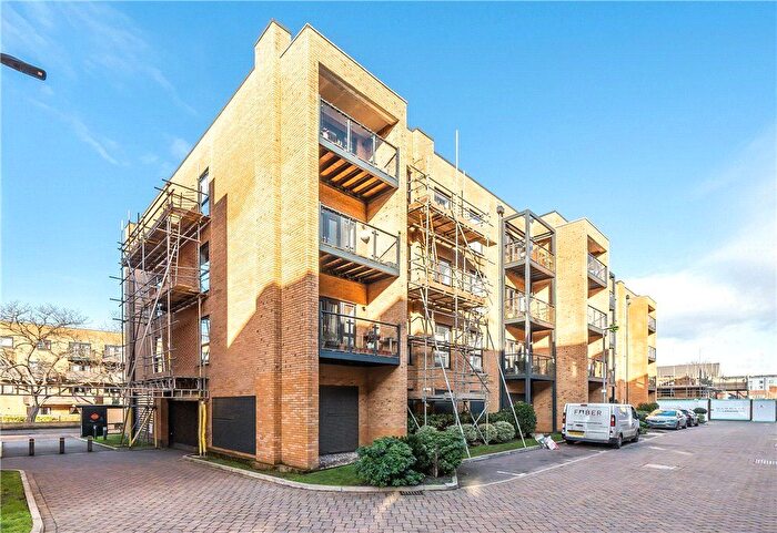 1 Bedroom Flat For Sale In Chenille Court, Hackbridge Road, Wallington, SM6