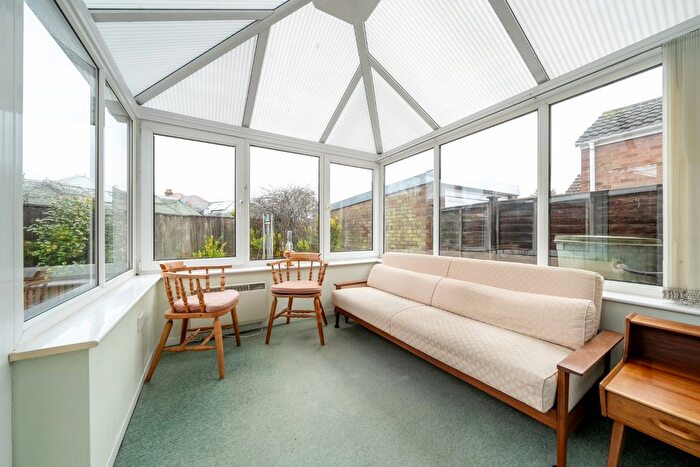 2 Bedroom Bungalow For Sale In Emerald Close, Southampton, Hampshire, SO19