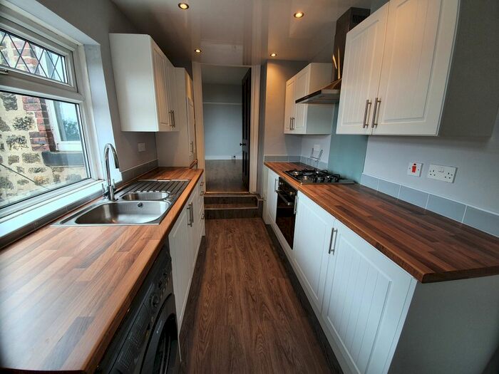 3 Bedroom Flat To Rent In Cooperative Crescent, Windy Nook, Gateshead, NE10