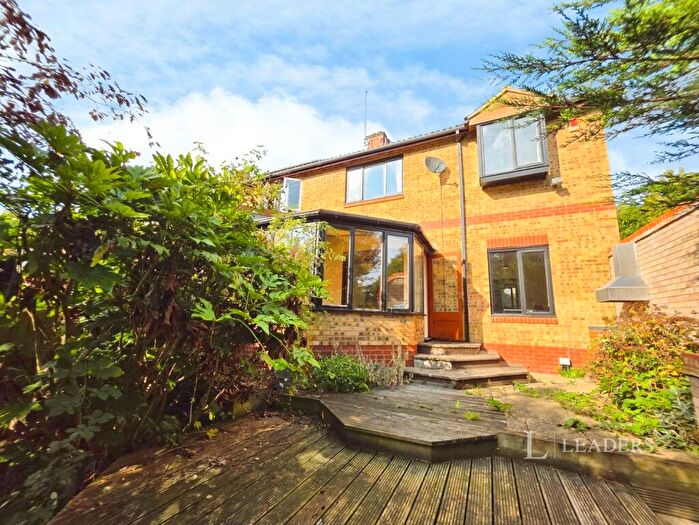 4 Bedroom Semi-Detached House To Rent In Spring Back Way, Uppingham, LE15