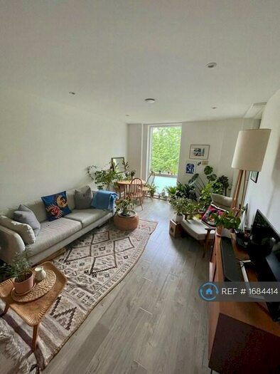 1 Bedroom Flat To Rent In Woods Road, London, SE15