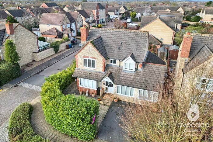 5 Bedroom Detached House For Sale In Lucerne Avenue, Bure Park, Bicester, OX26