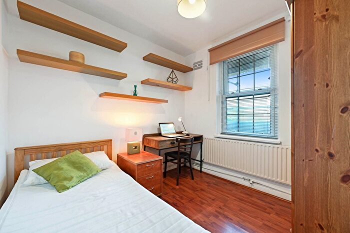 4 Bedroom Flat To Rent In Edmund House, London, SE17