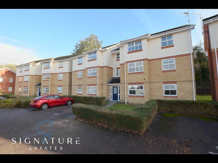 2 Bedroom Flat To Rent In Evensyde, Watford, WD18