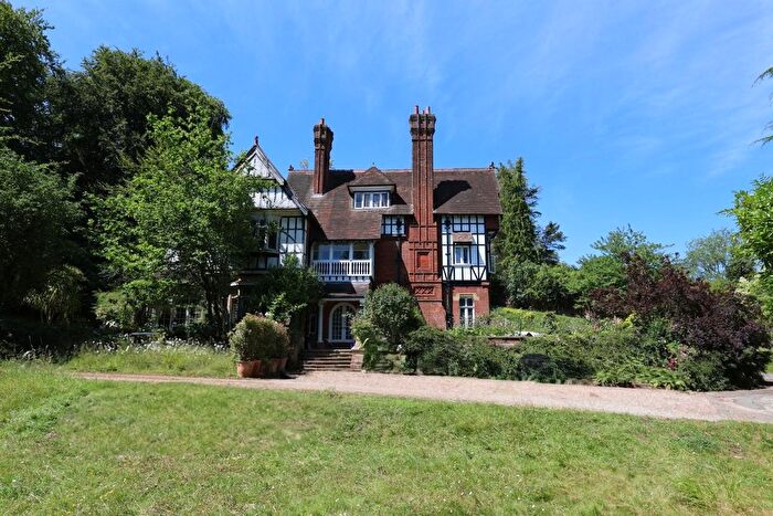 5 Bedroom Semi-Detached House To Rent In Westerham Hill, Westerham, TN16
