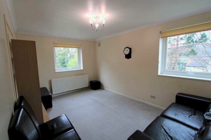 1 Bedroom Flat To Rent In Nursery Walk Court, Sunningfields Road, Hendon, NW4