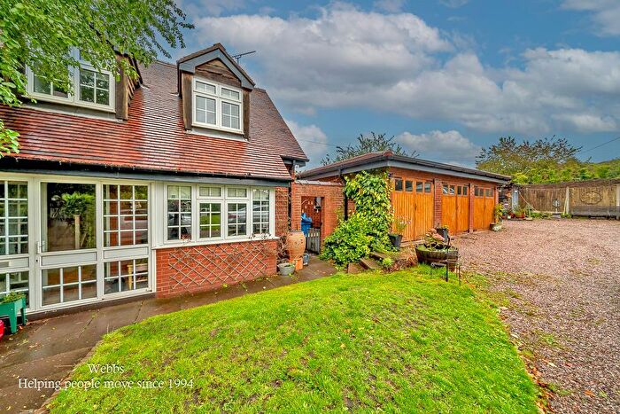 3 Bedroom Property For Sale In Parkside Lane, Cannock, WS11