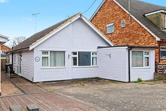 3 Bedroom Detached Bungalow For Sale In Hilltop Avenue, Hullbridge, Hockley, SS5