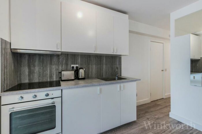 3 Bedroom Apartment To Rent In Deptford High Street, London, SE8