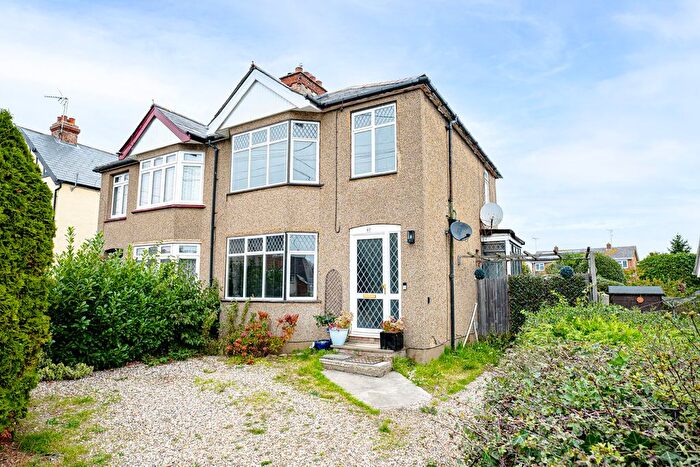 3 Bedroom Semi-Detached House For Sale In Daws Heath Road, Rayleigh, SS6
