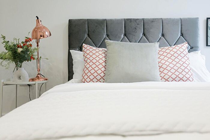 2 Bedroom Apartment To Rent In Canterbury, CT1