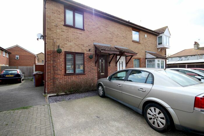 2 Bedroom End Of Terrace House To Rent In Burns Place, Tilbury, RM18