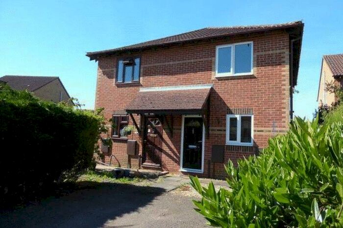 2 Bedroom End Of Terrace House To Rent In Spruce Drive, Bicester, OX26
