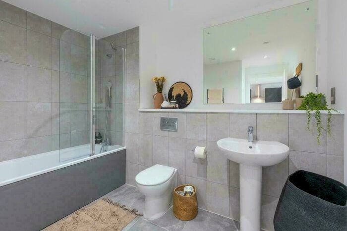 1 Bedroom Flat To Rent In Hairpin House, Bradford Street, Birmingham, B12