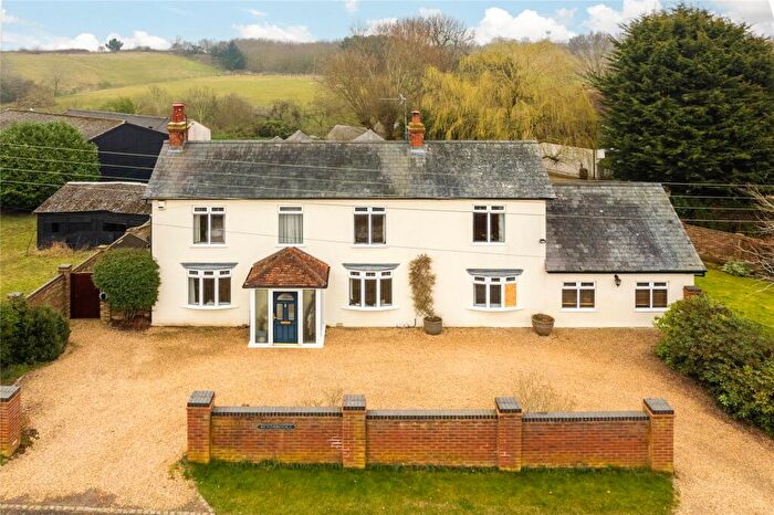 4 Bedroom Detached House For Sale In High Street, Tingrith, Bedfordshire, MK17