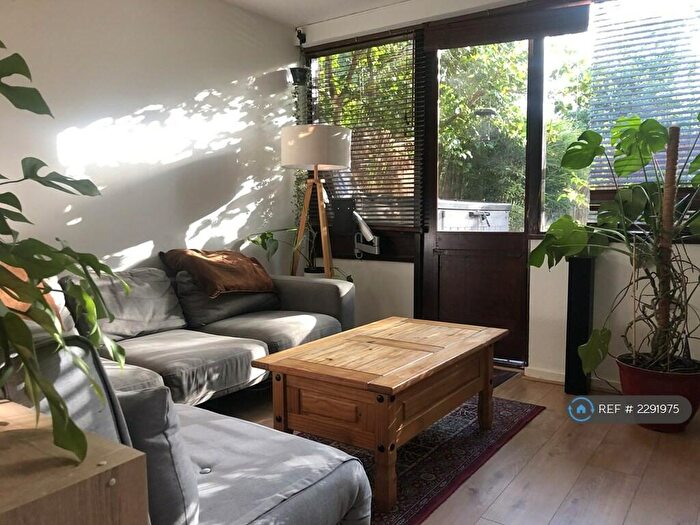 Studio To Rent In Bampton Road, London, SE23