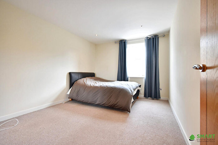 2 Bedroom Apartment For Sale In Isleworth Road, Exeter, EX4