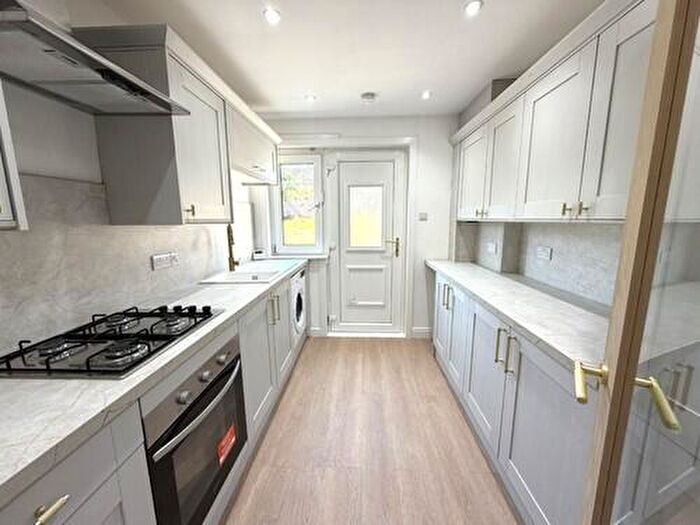 3 Bedroom Terraced House To Rent In Waverley Place, Lochgelly, KY5