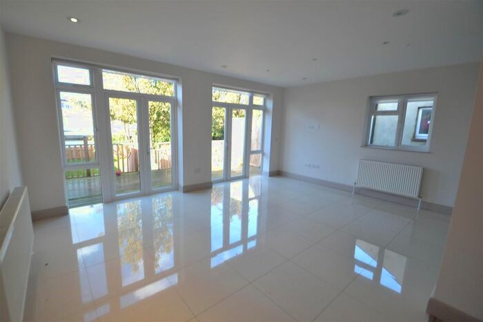 5 Bedroom Semi-Detached House To Rent In Montpelier Rise, London, NW11