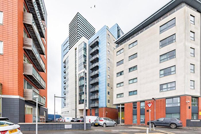 2 Bedroom Flat For Sale In Castlebank Drive, Glasgow, Glasgow City, G11
