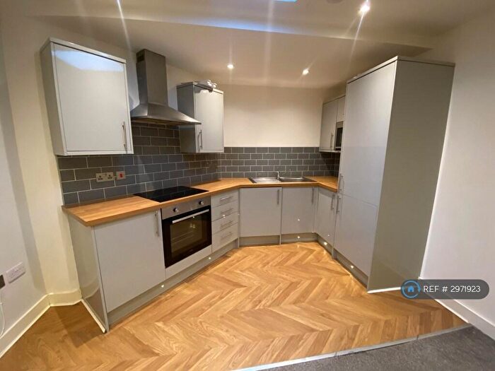 2 Bedroom Flat To Rent In Bennetthorpe, Doncaster, DN1