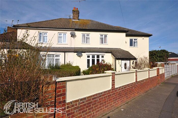 4 Bedroom Semi Detached House For Sale In Hind Crescent, Erith, DA8