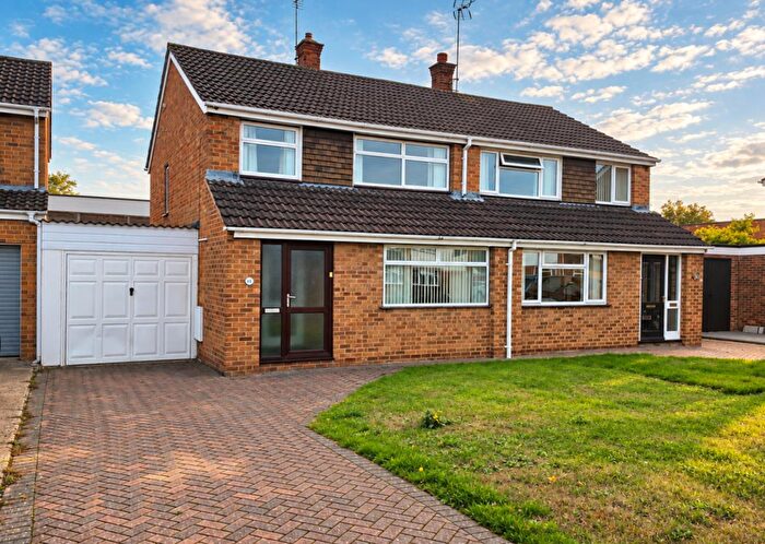 3 Bedroom Semi Detached House For Sale In Insley Gardens, Hucclecote, Gloucester, GL3
