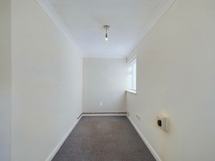 4 Bedroom Semi-Detached House To Rent In Beauly Court, Kettering, Northamptonshire, NN15