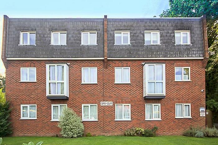 2 Bedroom Flat To Rent In Osprey Court, Brentwood, Essex, CM14