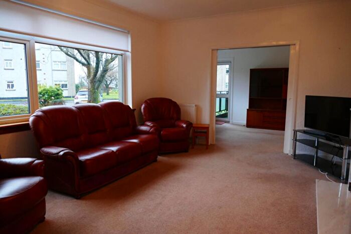 2 Bedroom Flat To Rent In Kennedy Court, Giffnock, G46