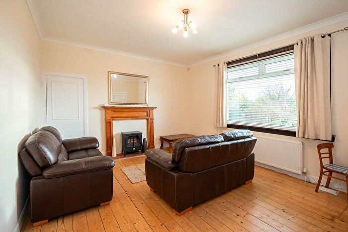 3 Bedroom Bungalow To Rent In Craigmount Gardens, Corstorphine, Edinburgh, EH12