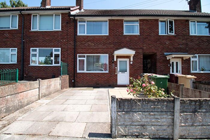 3 Bedroom Terraced House For Sale In Grasmere Avenue, Farnworth, Bolton, BL4