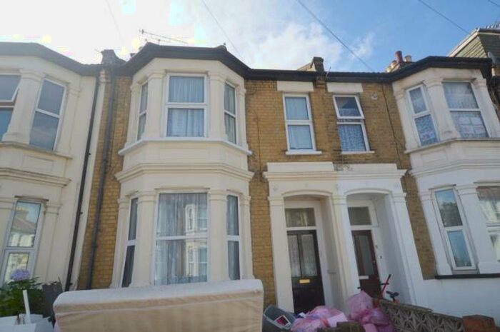 1 Bedroom Flat To Rent In Hillcrest Road, Southend-On-Sea, SS1