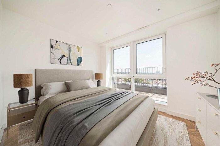 2 Bedroom Flat For Sale In Heritage Walk, Kingston Upon Thames, KT1