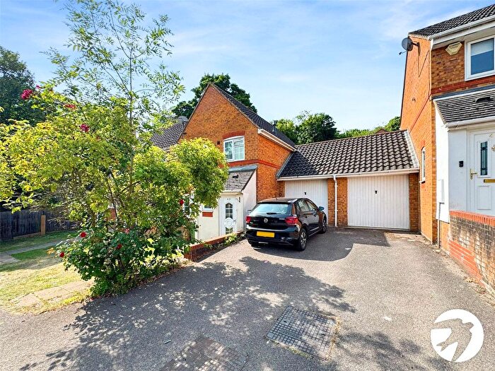 3 Bedroom Semi-Detached House To Rent In Tynemouth Road, London, SE18