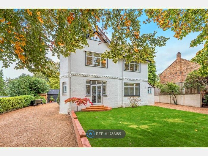 3 Bedroom Semi-Detached House To Rent In Heatherdale Road, Camberley, GU15