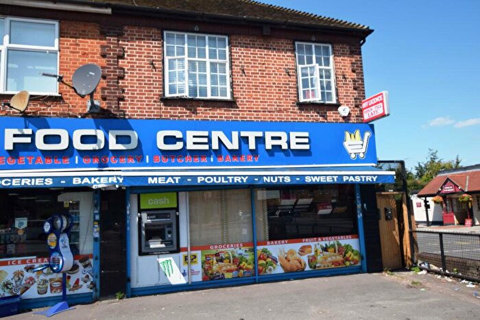 Flat To Rent In Great Cambridge Road, EN1