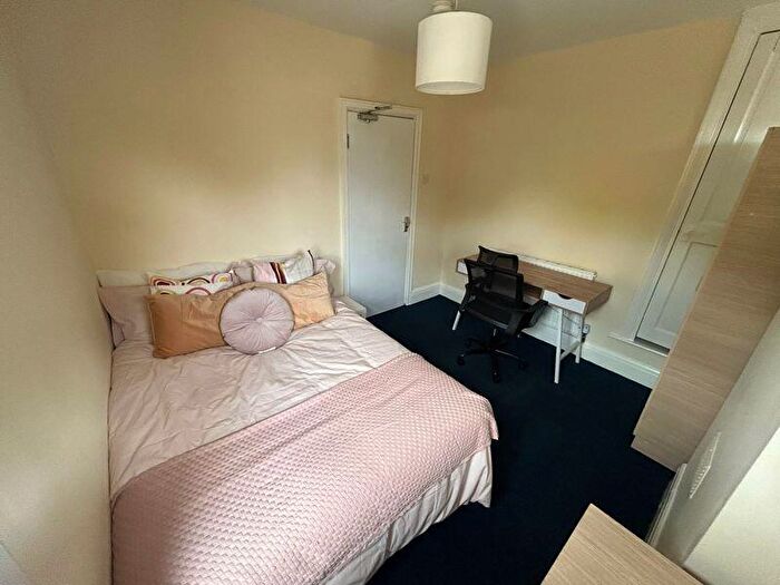 3 Bedroom Semi-Detached House To Rent In Mount Hooton Road, Nottingham, NG7