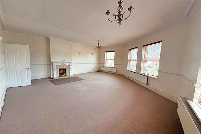 2 Bedroom Flat To Rent In Chester Road, Warrington, WA4