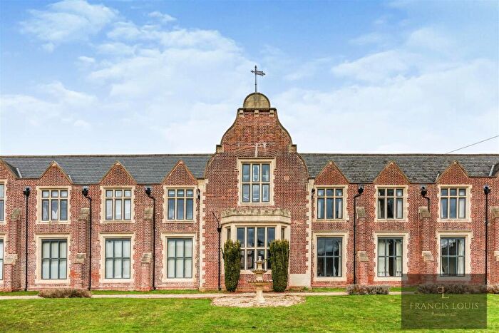 2 Bedroom Flat To Rent In Mount Dinham Court, Exeter, EX4