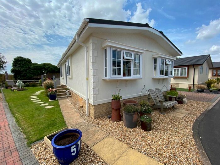 2 Bedroom Mobile/park Home For Sale In Upper Pendock, Malvern, WR13
