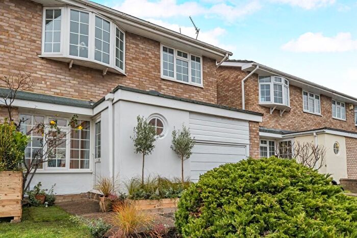 4 Bedroom Property To Rent In Lynwood, Guildford, GU2