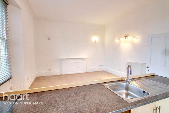 1 Bedroom Flat To Rent In Queens Road, Weston-Super-Mare, BS23