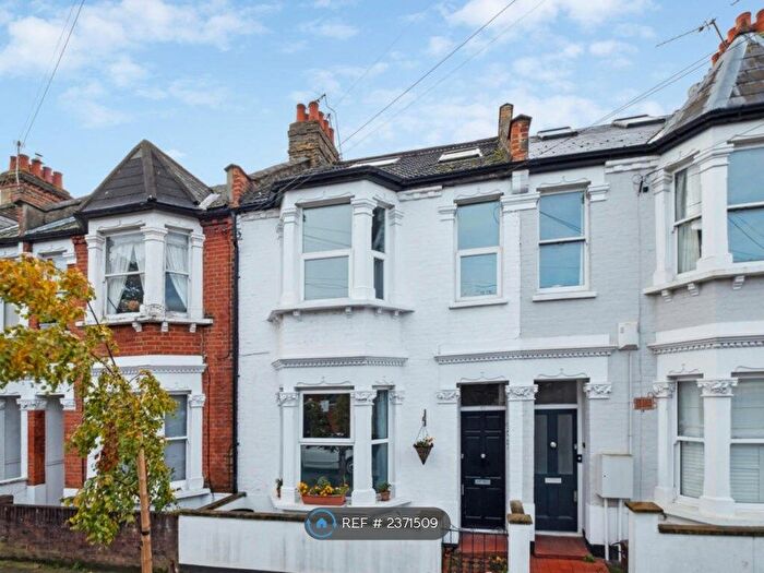 1 Bedroom Flat To Rent In Atheldene Road, London, SW18