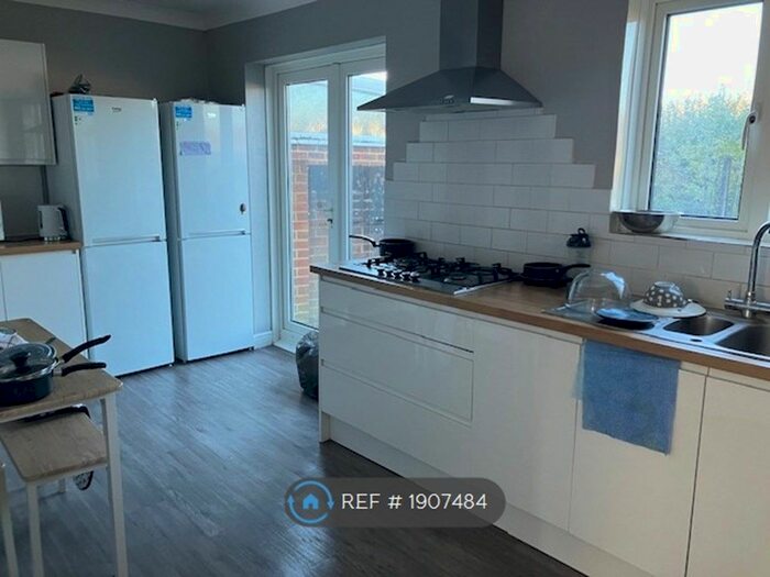 6 Bedroom Semi-Detached House To Rent In Wolseley Road, Brighton, BN1